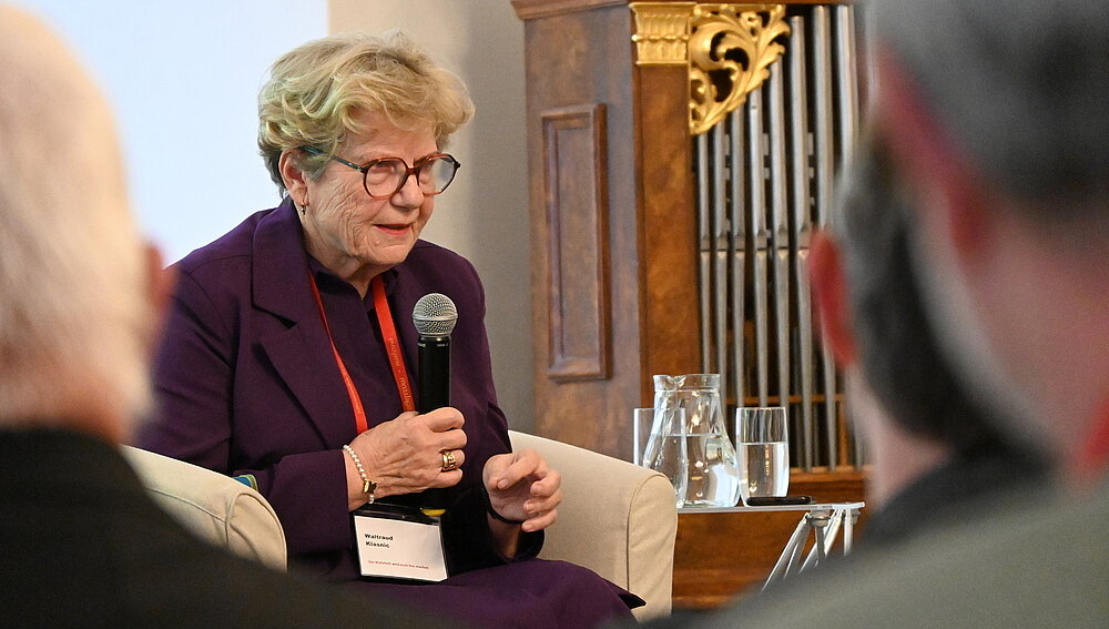 Waltraud Klasnic nahm ihren 80. Geburtstag am 27. Oktober zum Anlass, um die Leitung der Kommission Anfang 2026 in die Hände von Caroline List zu legen.