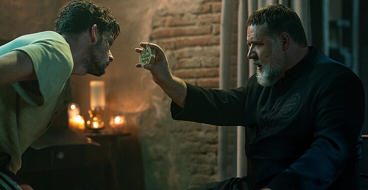 Russell Crowe als Pater Gabriele Amorth bei Exorzismus