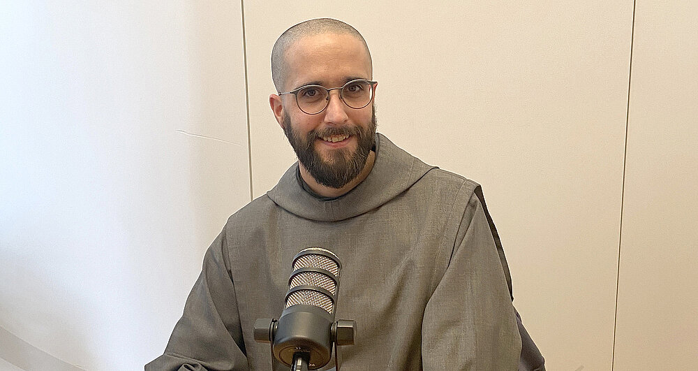 Marchegger Johannes-Bruder P. Benedict-Charbel erzählt im Podcast "Orden on air" über seine Leidenschaft für das Laufen, wie der Sport mit dem Ordensleben vereinbar ist und weshalb er so intensiv auf Social Media präsent ist.