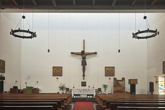 Die Kirche der Pfarre Maria Namen in Wien-Ottakring wurde neu renoviert. Besonders die schönen Buntglasfenster des Gebäudes stechen hervor. 