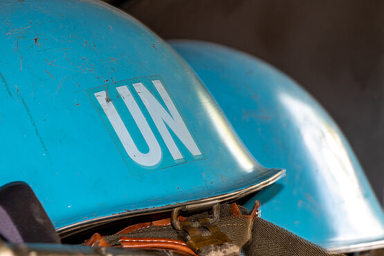 Frieden machen: Manches Mal bräuchte es so etwas wie „Blauhelme“ nicht nur im internationalen, sondern auch im kleinen, zwischenmenschlichen Bereich.