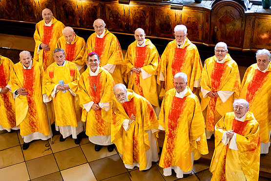 Unsere Goldjubilare und auch Jubilare älterer Jahrgänge hatten beim Festgottesdienst  mit Erzbischof Josef Grünwidl im Stephansdom Grund zu Freude und Dankbarkeit.