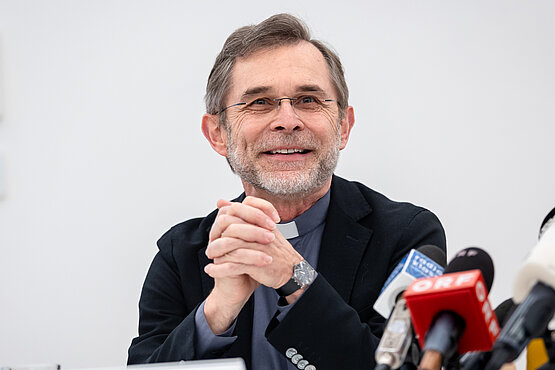 Wir wünschen dem neu ernannten Erzbischof von Wien, Josef Grünwidl, dass er mehr über den Glauben sprechen kann. 