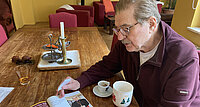 Erwin Steinhauer liest in der aktuelle Ausgabe unseres Magazins „Himmel und Erde“.