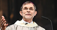 Erzbischof Josef Grünwidl bei seiner Ansprache: "Nehmt Gottes Melodie in euch auf!"