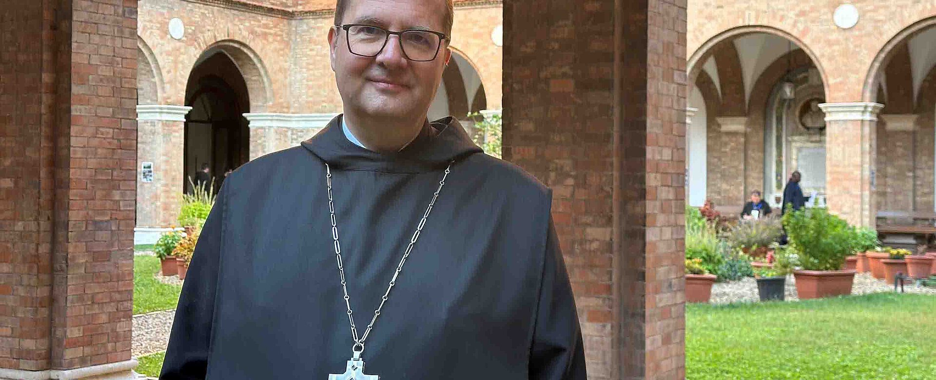 Gastfreundschaft und Ökumene: Abtprimas Jeremias Schröder im Gespräch zum Ordenstag. 