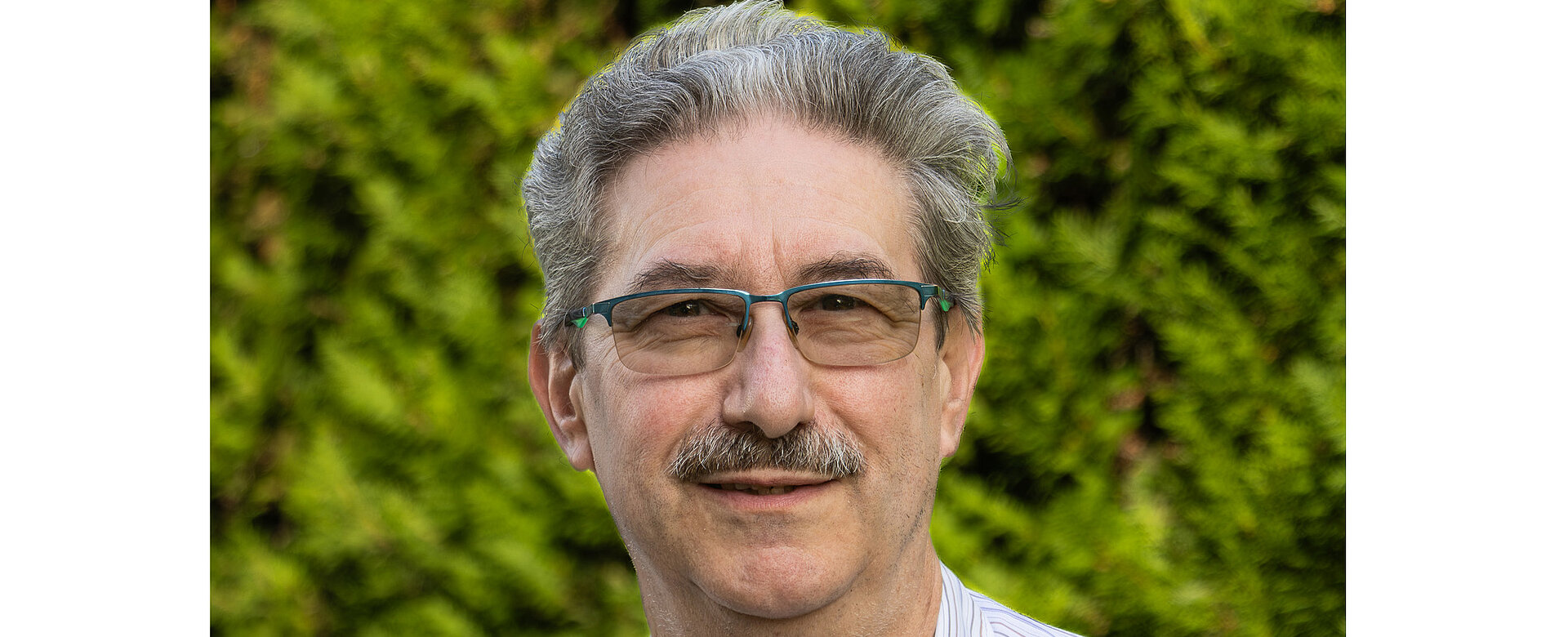 Seit über 20 Jahren begleitet Peter Huber das Büchlein „Bibel für jeden Tag“. Er betet jeden Tag in der Früh einen Bibelvers daraus, welches zum Erlebnis des Tages wird.