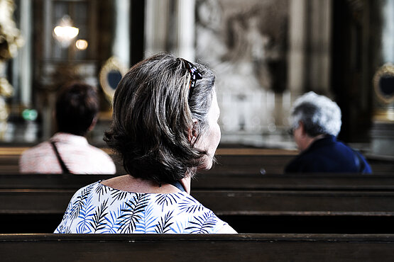 Sophie Lauringer schreibt über den Einsatz von Frauen in der Kirche.