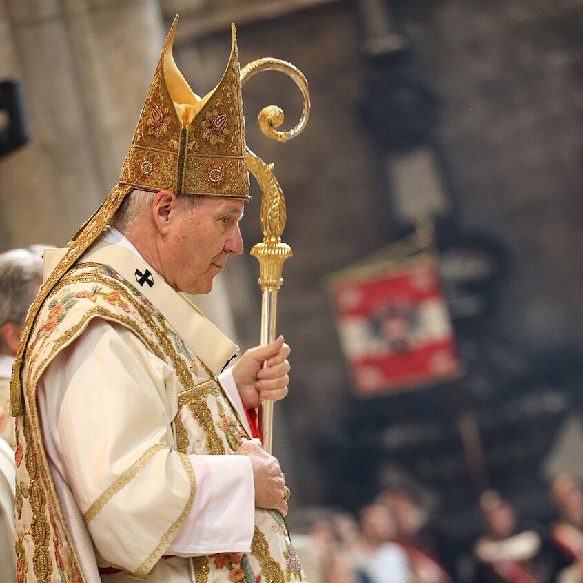 Der ehemalige Erzbischof von Wien, Kardinal Christoph Schönborn, im Bischofsgewand. 