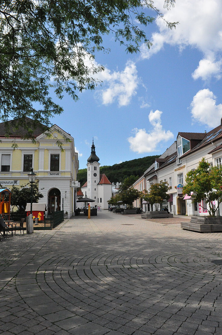 Geschafft: Die Jakobskirche in Purkersdorf ist der Endpunkt des Jakobsweg-Wien. Auch hier kann man sich noch einen Pilgerstempel abholen. 