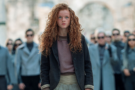 Wilde Mähne, starker Wille: Alexa Goodall kämpft als Momo gegen die „Greys“.