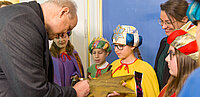 Sternsinger bei Kardinal Schönborn Pfarrmosaik 1/2024
