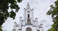 Sankt Jakob in Bad Vöslau von außen. 