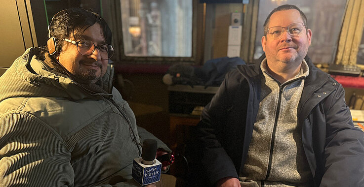 Die Kollegen von radio klassik Stephansdom, Stefan Hauser (Chef der Wortredaktion) und Martin Macheiner (Technik) bei den Vorbereitungen zur Bischofsweihe von Josef Grünwidl im Stephansdom am Samstag. 