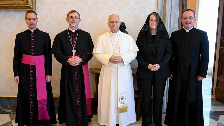 Knapp vier Monate nach seiner Bischofsweihe ist der neue Wiener Erzbischof Josef Grünwidl  zu seiner ersten Privataudienz bei Papst Leo XIV. empfangen worden.