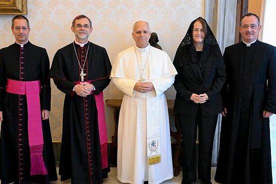 Knapp vier Monate nach seiner Bischofsweihe ist der neue Wiener Erzbischof Josef Grünwidl  zu seiner ersten Privataudienz bei Papst Leo XIV. empfangen worden.