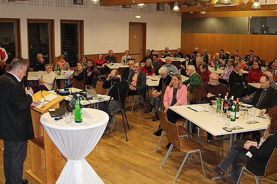 Voller Saal: Aus allen Regionen kamen Interessierte am 19. Februar zur bereits  37. Weinviertelakademie nach Großrußbach.