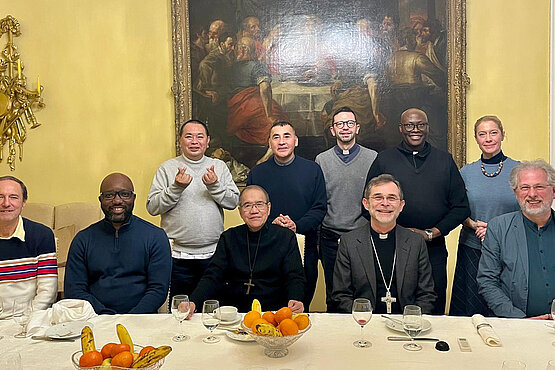 Weltkirche konkret: die Bischöfe der drei Partnerdiözesen mit Erzbischof Josef Grünwidl.