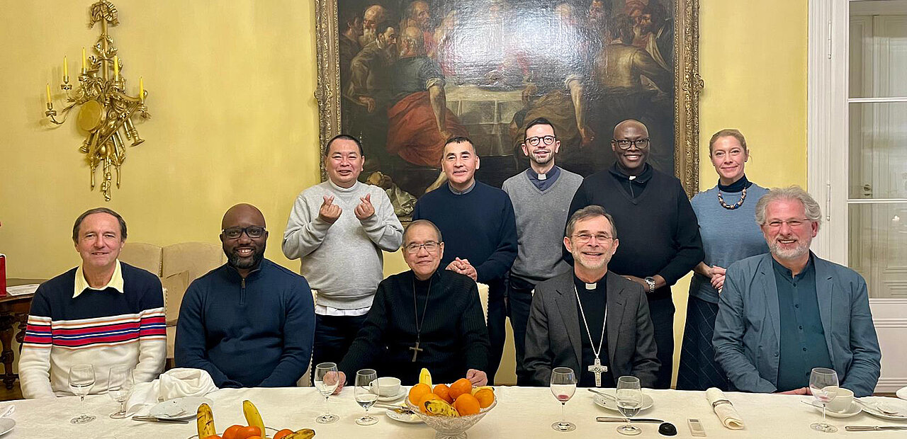 Weltkirche konkret: die Bischöfe der drei Partnerdiözesen mit Erzbischof Josef Grünwidl.