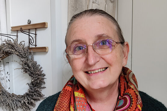 Als Barbara Vitovec mitbekommen hat, dass es für Laien möglich ist, Begräbnisse zu leiten, ist sie zu ihrem damaligen Pfarrer gegangen. 