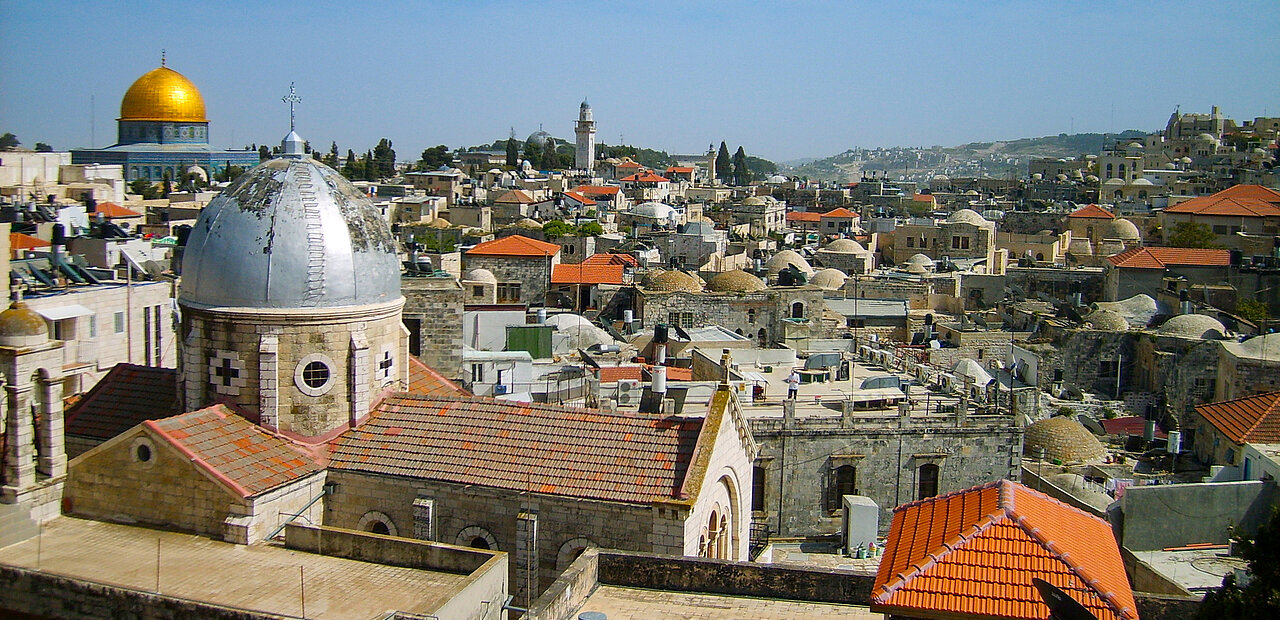 Jerusalem: Die Heilige Stadt für Judentum, Christentum und Islam, aber auch immer wieder Schauplatz von Gewalt. 