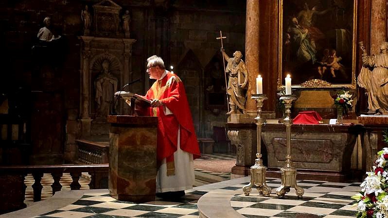 Monsignore Dr. Ewald Huscava geht in Pension. Er war Domprediger in Sankt Stephan in Wien, Pfarrvikar der Donaucitykirche und Dozent für Homiletik.