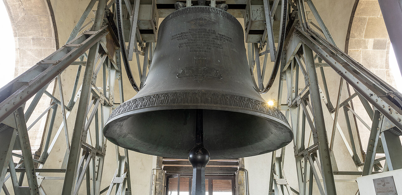 Die Pummerin läutet das neue Jahr 2026 ein. 