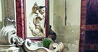 „Oh Herr, dies Wasser ich begehr’!“ – hochbarocke Wasch­muschel in der Domherrensakristei.