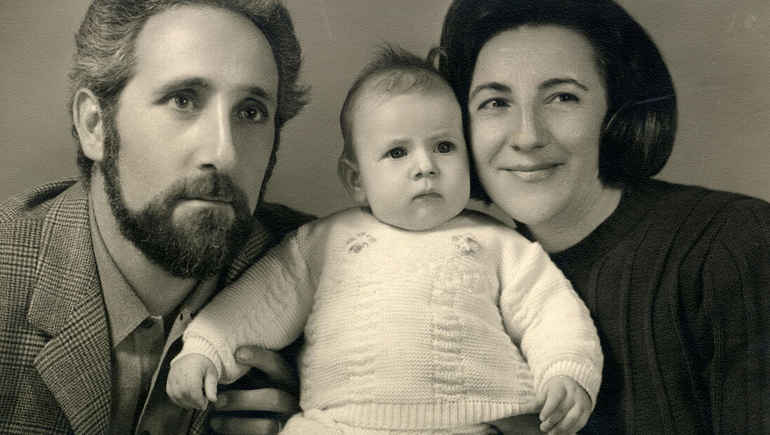 Fokolare Bewegung Mitglied Chiara Luce Badano als Kind mit ihren Eltern
