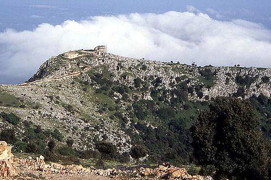 In 800 Metern Seehöhe auf dem Bergzug des Gargano-Vorgebirges liegt das Heiligtum von San Michele Arcangelo, das älteste Michaelsheiligtum Westeuropas. 