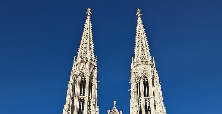 Die Türme der Votivkirche. 