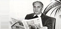 Helmut Krätzl mit der Wiener Kirchenzeitung