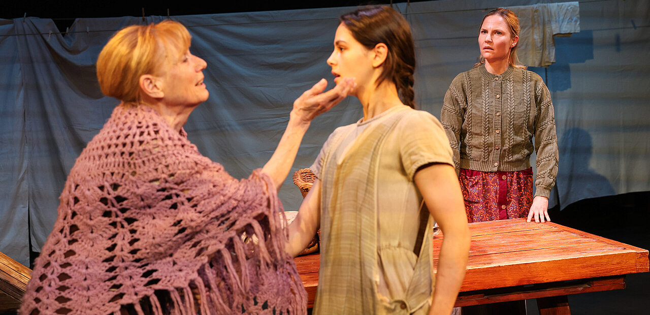 Als ledige Dirn überwindet Johanna soziale Schranken, das dabei erlittene Unrecht kann sie nicht vergessen.