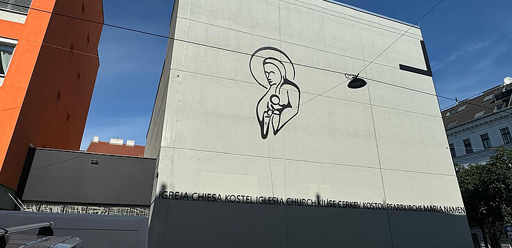 Ein verstecktes Juwel: Das Kirchengebäude der Pfarre Maria Namen ist von außen kaum als Kirche erkennbar. 
