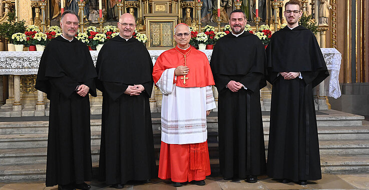 Papst Leo XIV. inmitten der Wiener Augustiner.
