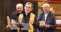 Josef Grünwidl beim Gebet mit und für den neu ernannten Erzbischof im Dom.