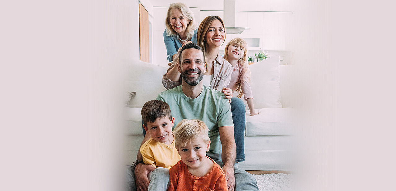 Familie mit vier Kindern