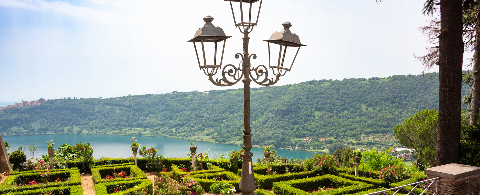 Die Gärten von Castel Gandolfo wurden seit Urban VIII. von so manchem Papst der Sommerhitze von Rom im Juli und August vorgezogen. 