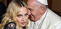 Papst und Madonna