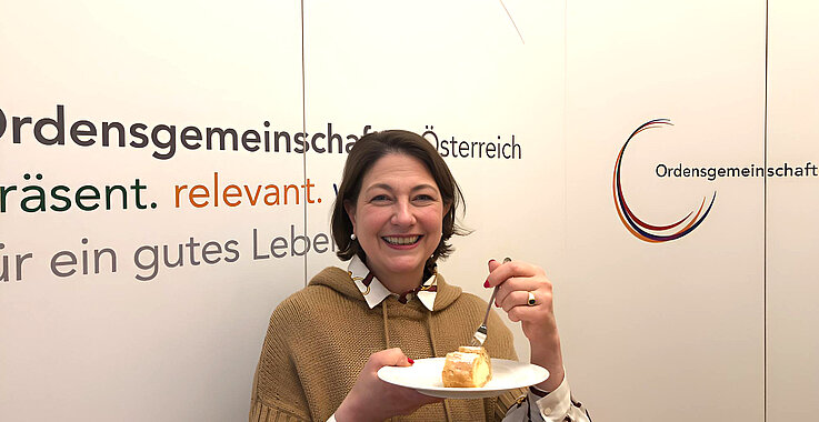 Sophie Lauringer verkostet den Topfenstrudel