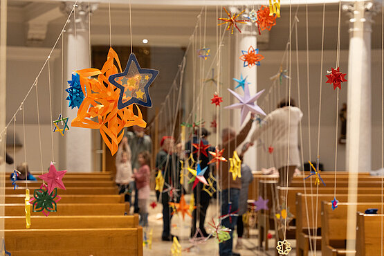 Der Sternenhimmel in der Inzersdorfer Kirche. 