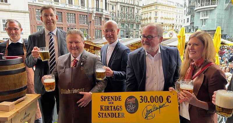 Dompfarrer Toni Faber und Bürgermeister Michael Ludwig eröffneten vergangenen Freitag den Wiener Steffl-Kirtag. 