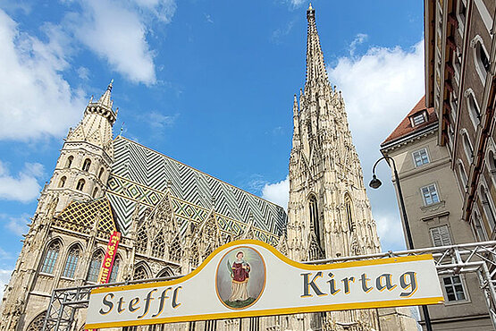 Der Stefflkirtag vor dem Stephansdom.