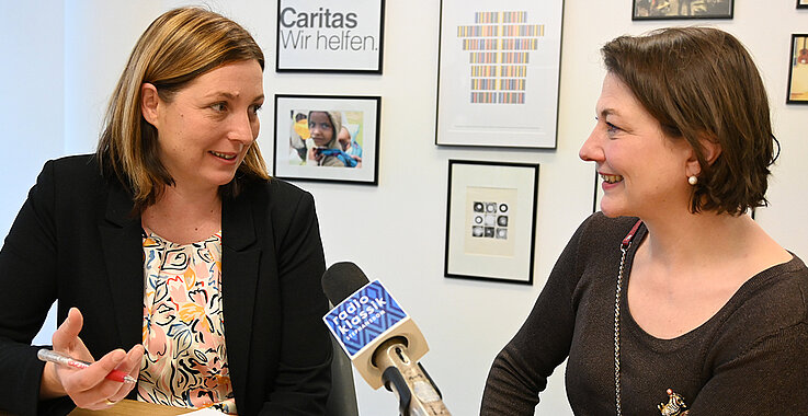 Nora Tödtling-Musenbichler und Sophie_Lauringer im Gespräch