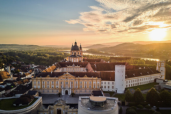 Abt Ludwig Wenzl vom Stift Melk erklärt: "Ich spreche lieber von Aufgaben statt von Problemen.“