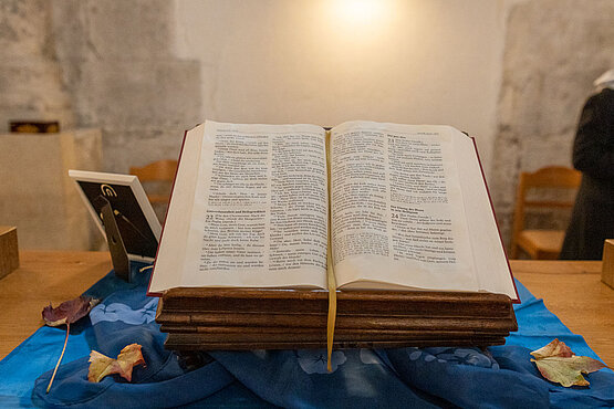 Die Kirche lebt vom Wort Gottes. 