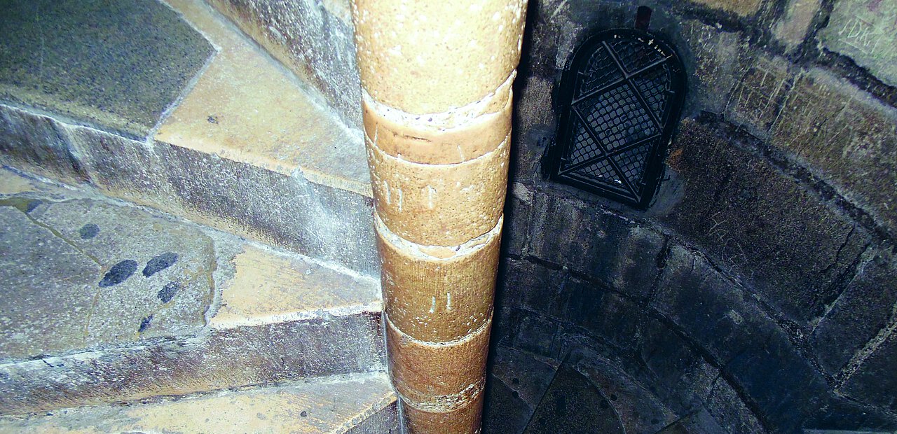 Der Südturm: 343 Stufen in den Himmel – gotische Wendeltreppe im Alten Steffl.