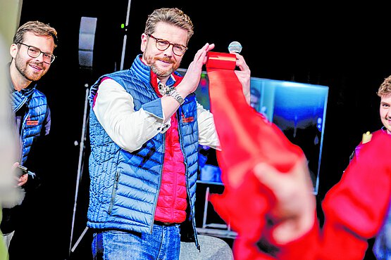 Projektleiter Martin Sindelar bei der Eröffnung des Studios Raum3. 