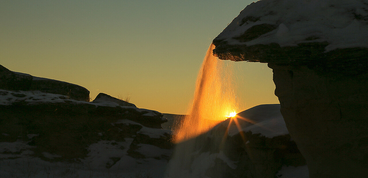 Sonnenaufgang mit Wasserfall