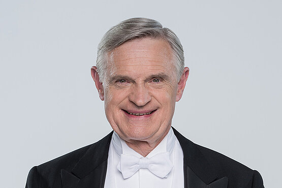 Zwischen Dancing Stars und Life-Ball: Thomas Schäfer-Elmayer ist viel unterwegs.